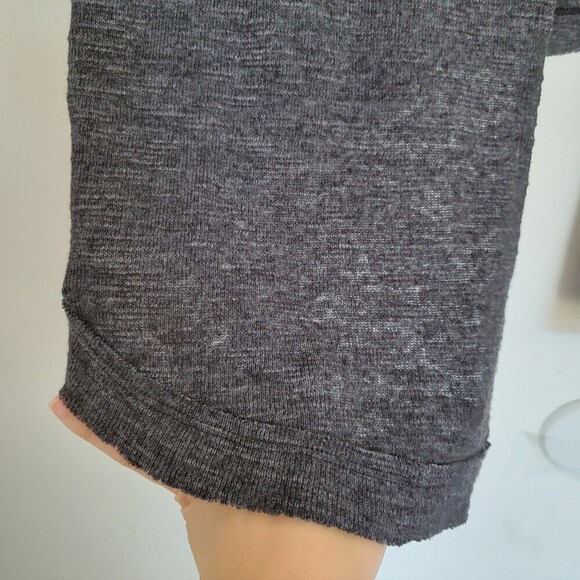 Free People Gray Distressed Waffle Knit Split Back Long Sleeve Thermo Top Sz XS - Picture 6 of 12